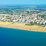 Rooftop Pool And Sea Nearby-beahost Bibione